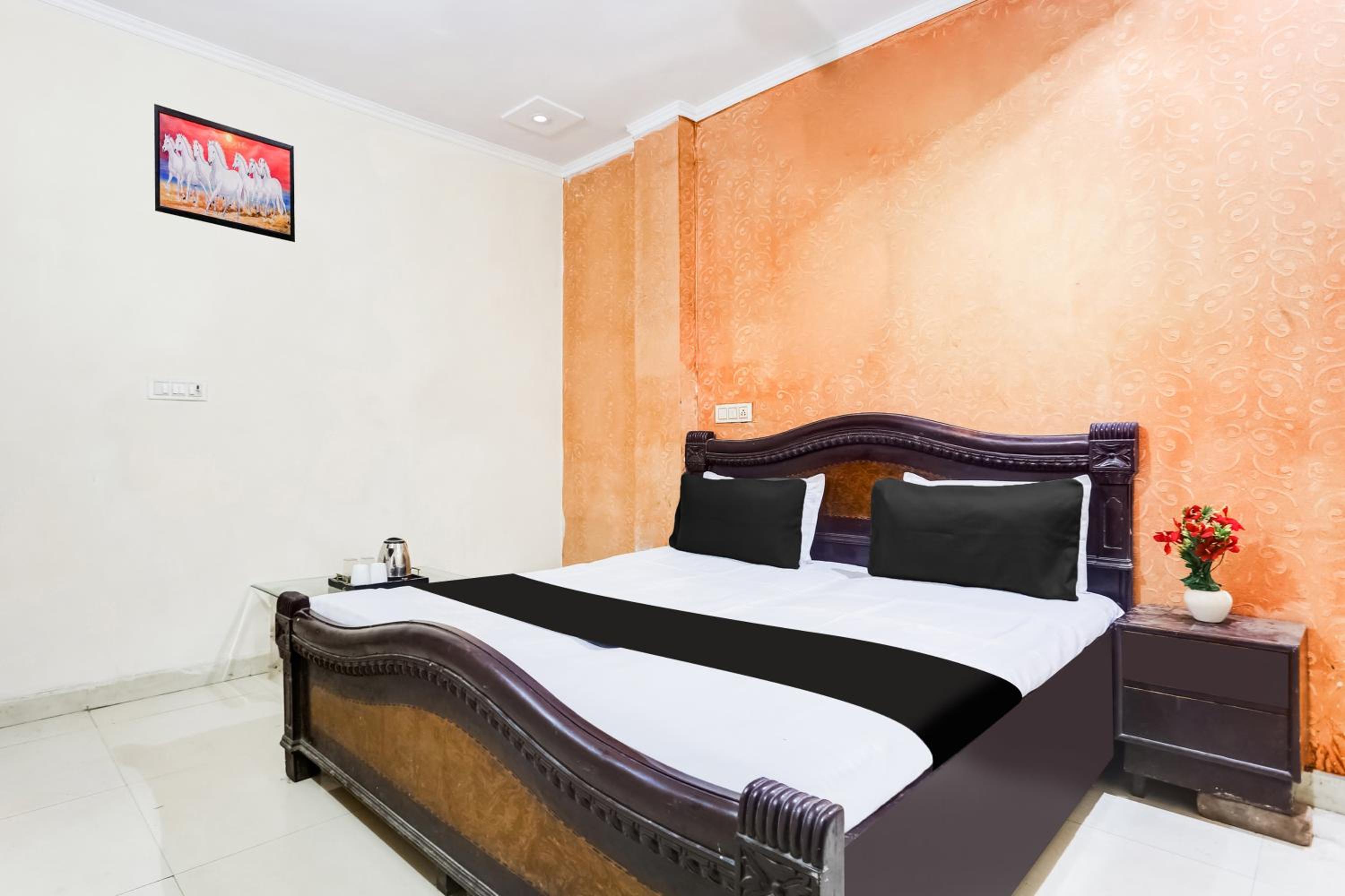 Hotel O Grand Galaxy Inn view 2