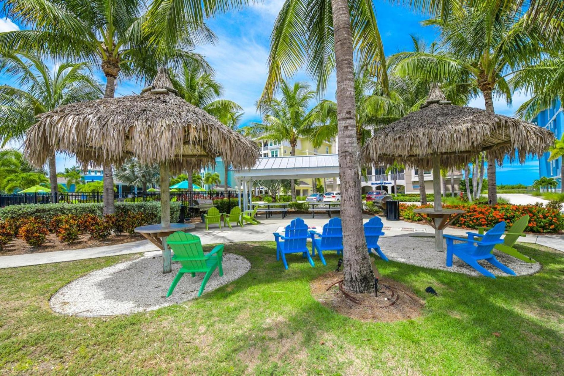 Sunset Margarita - Luxury Condo Lanai Pool Beach Gear Bikes Dogs OK 5 Mins to Gulf Beaches view 3