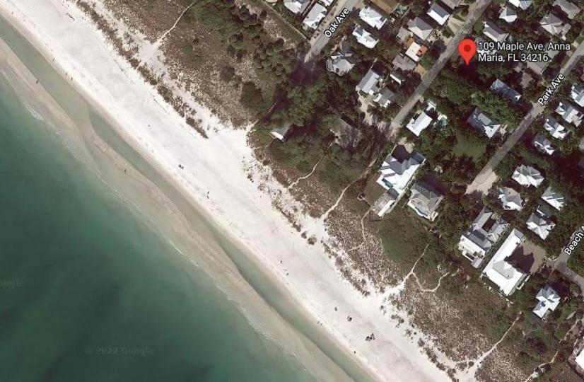 Casa Posada - So Close You Can Hear the Waves Historic Beach Cottage w Beach Gear
