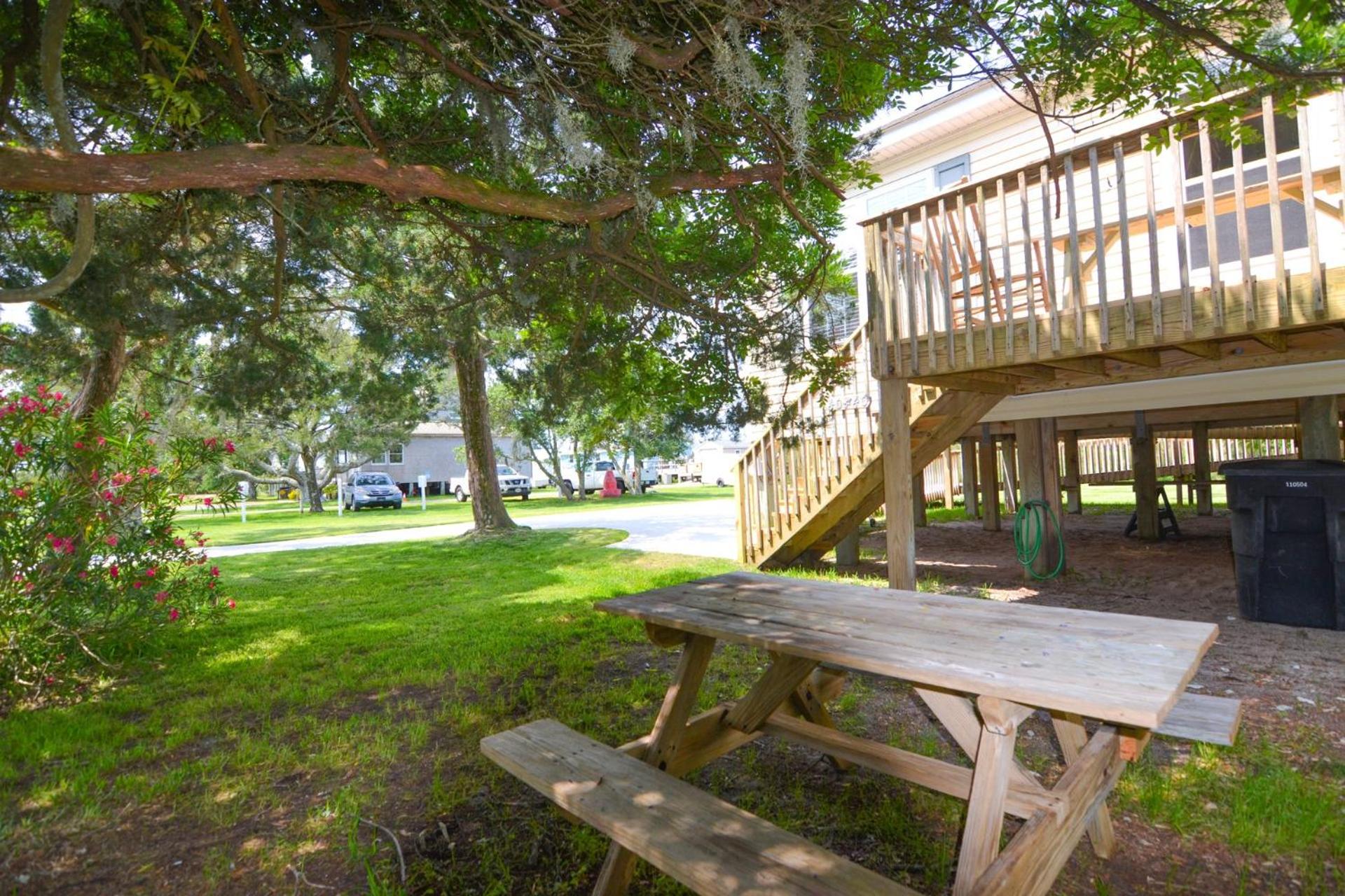 Carries Place Avon Village Community Pool Handicap Accessible view 4