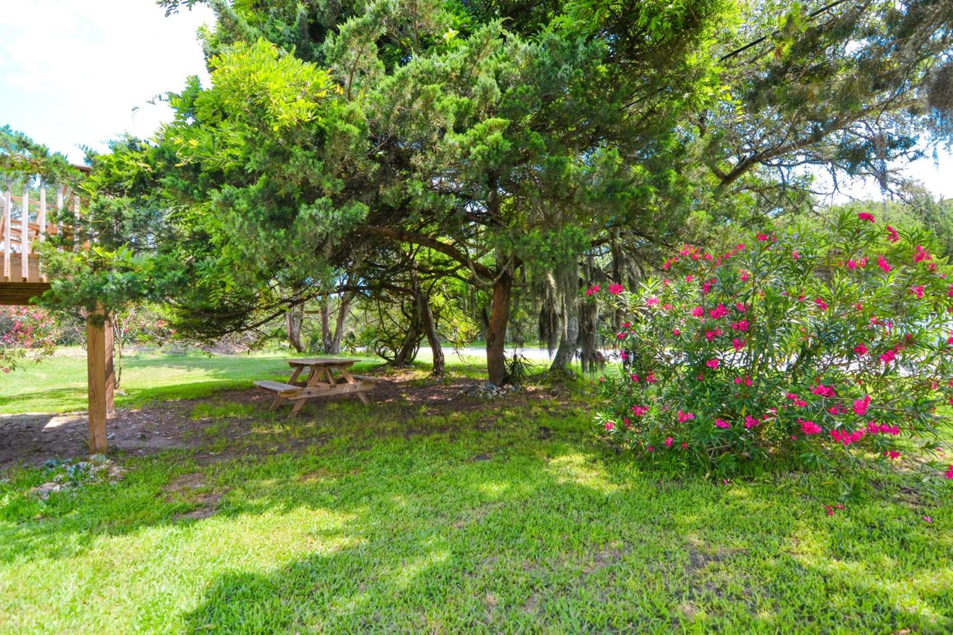 Carries Place Avon Village Community Pool Handicap Accessible view 3