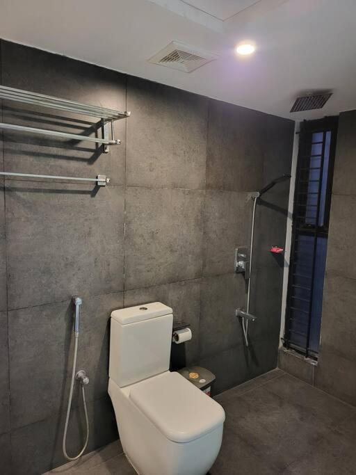 1BR Studio with Rooftop Access