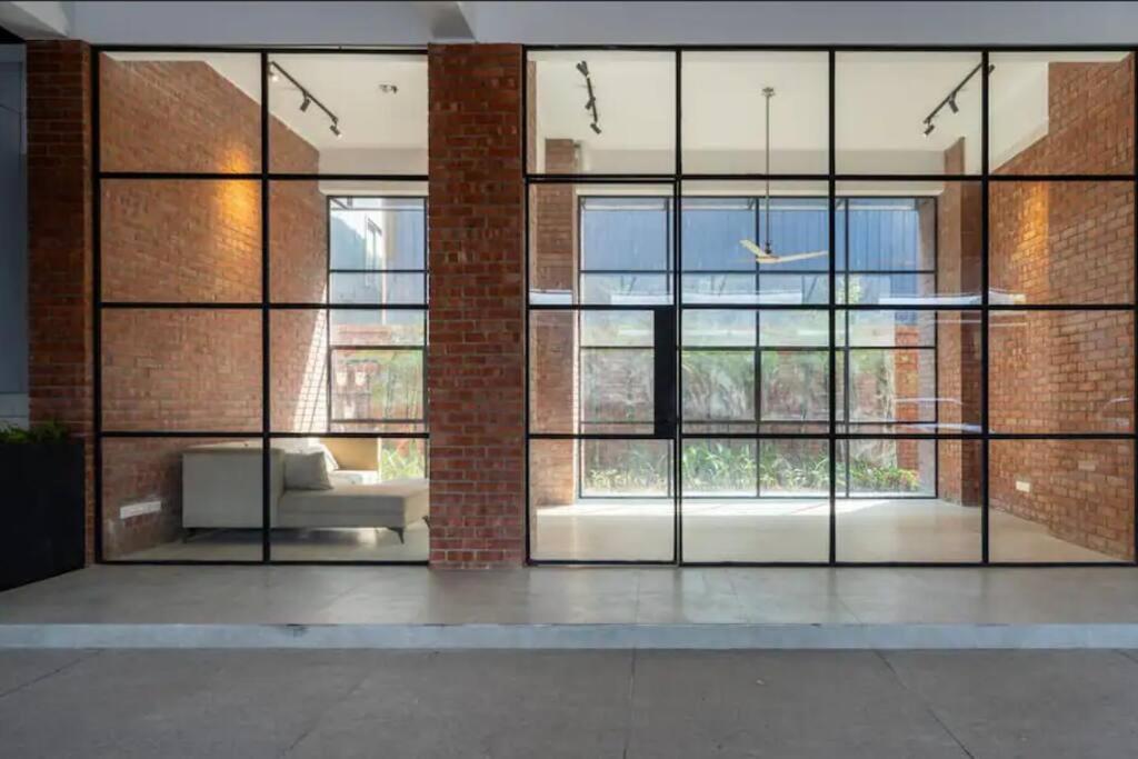 1BR Studio with Rooftop Access