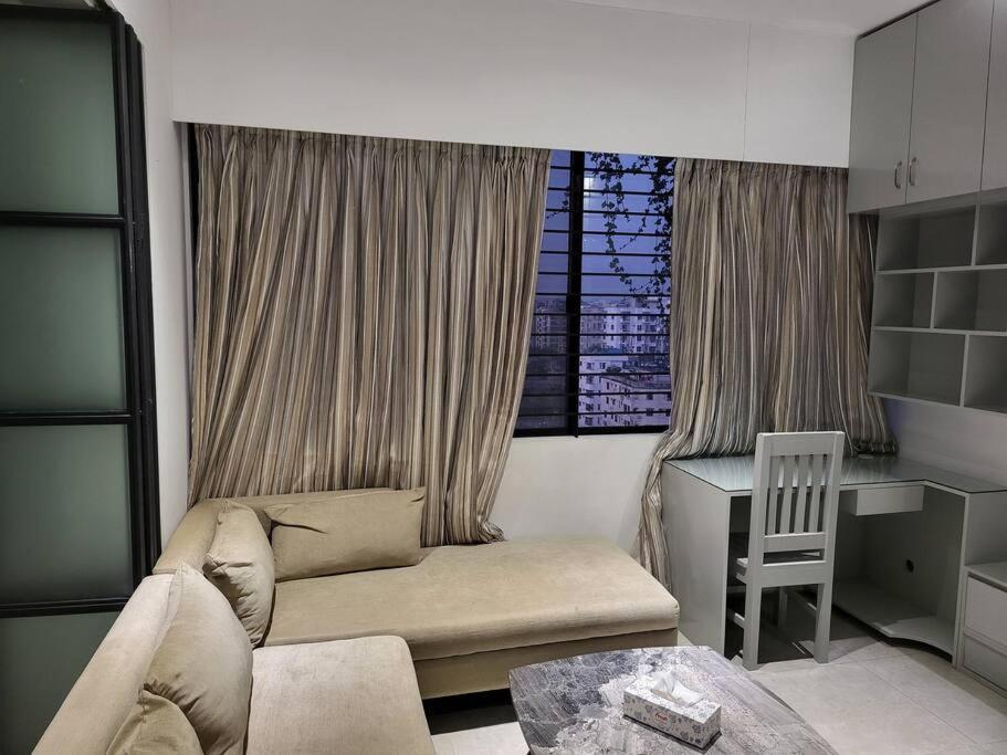 1BR Studio with Rooftop Access