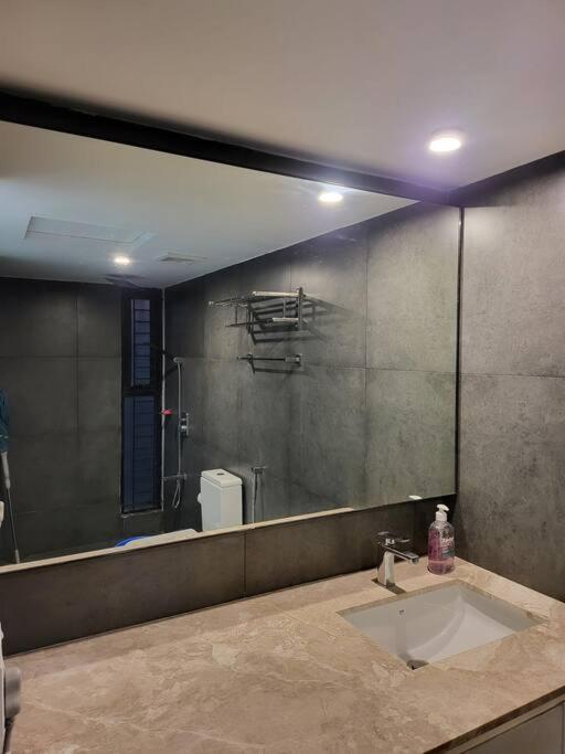1BR Studio with Rooftop Access