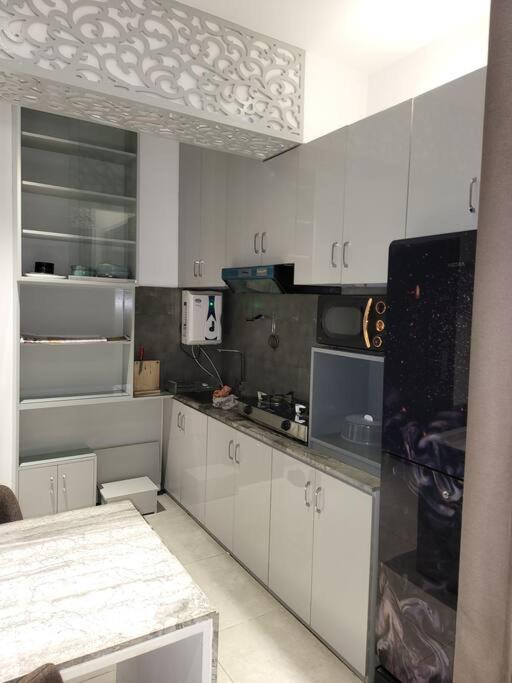 1BR Studio with Rooftop Access