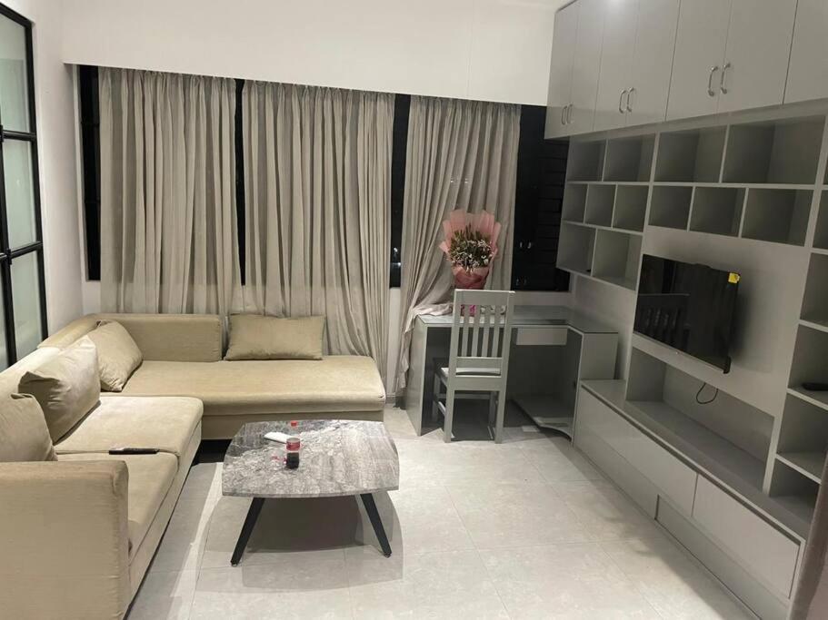 1BR Studio with Rooftop Access