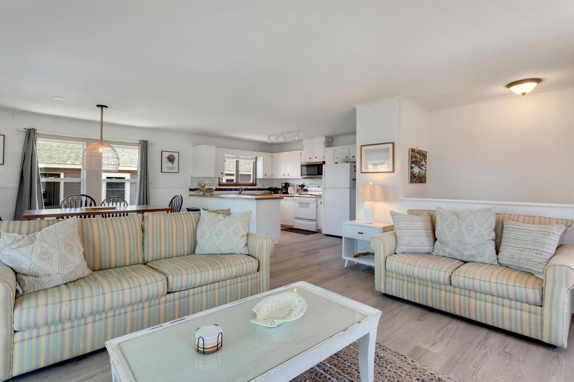 4122 - Blue White Haven view 4