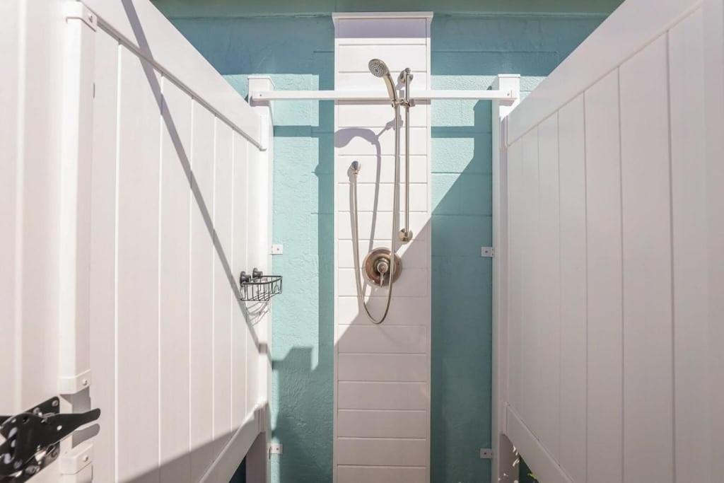 Shores Nice - Renovated Pristine Modern Beach Cottage w Peek-A-Boo Bay Views view 5