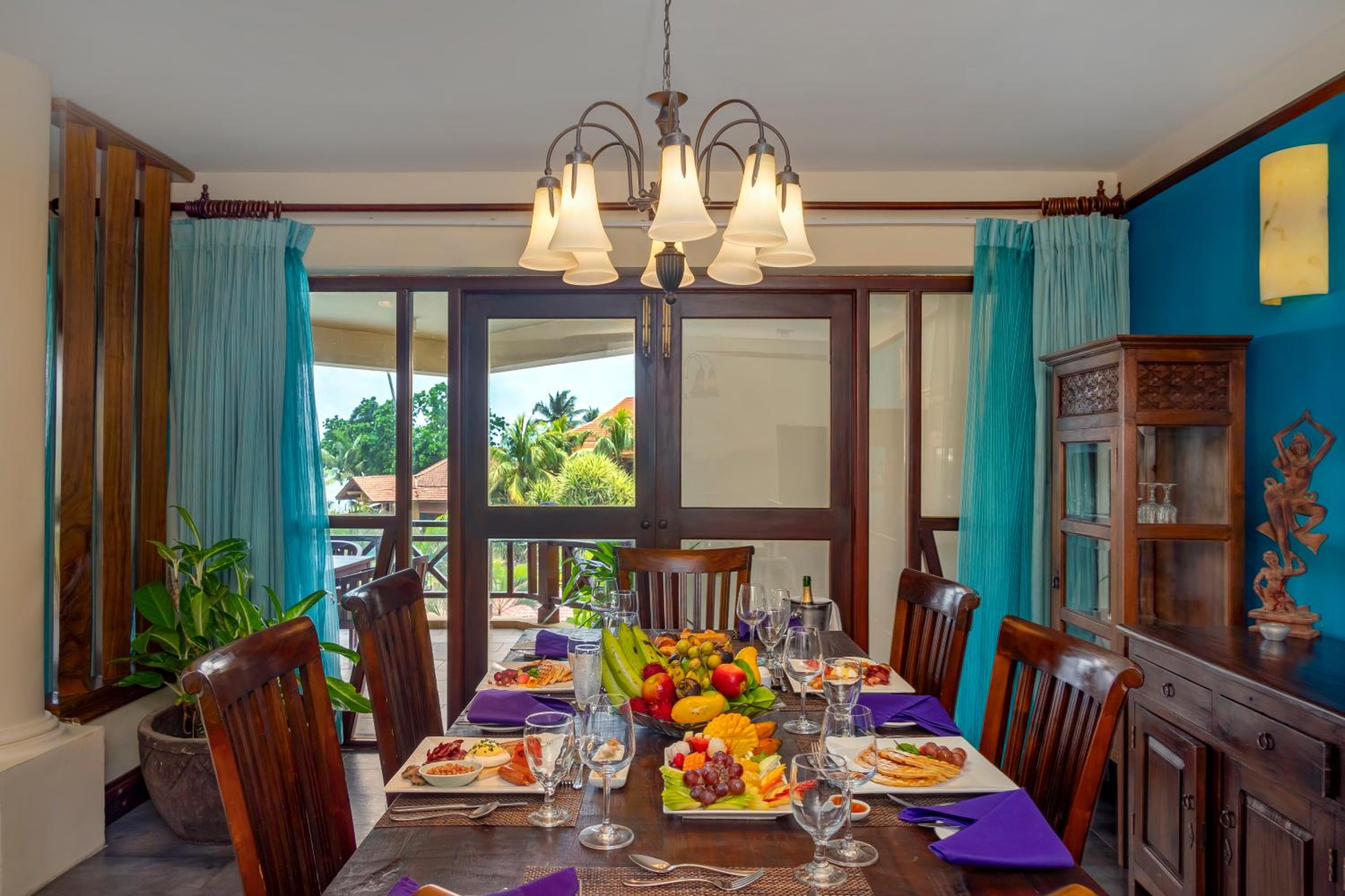 Royal Palms Beach Hotel