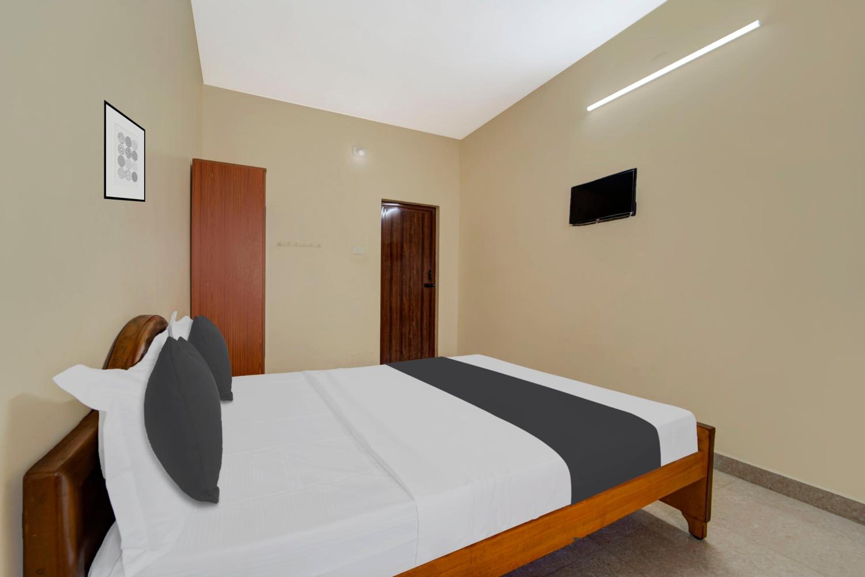 Super Hotel O Chinnamuthu Main Street