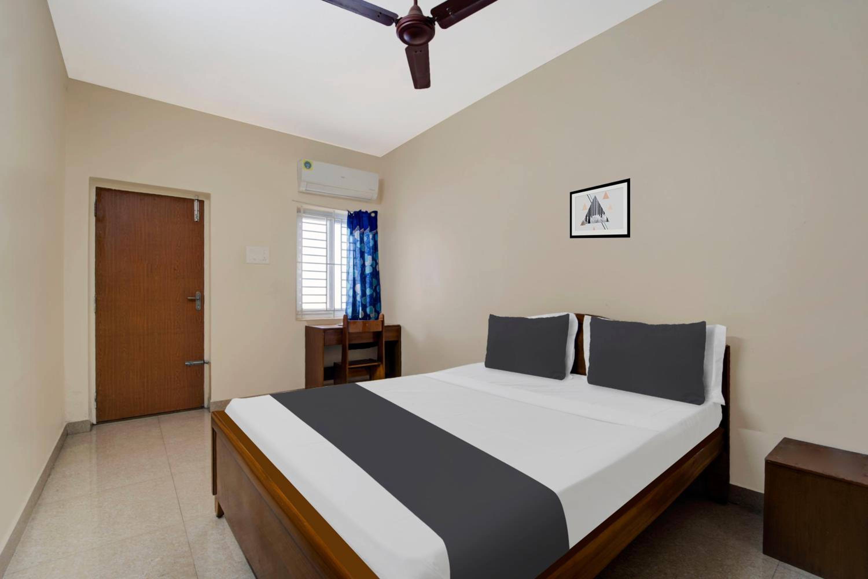 Super Hotel O Chinnamuthu Main Street