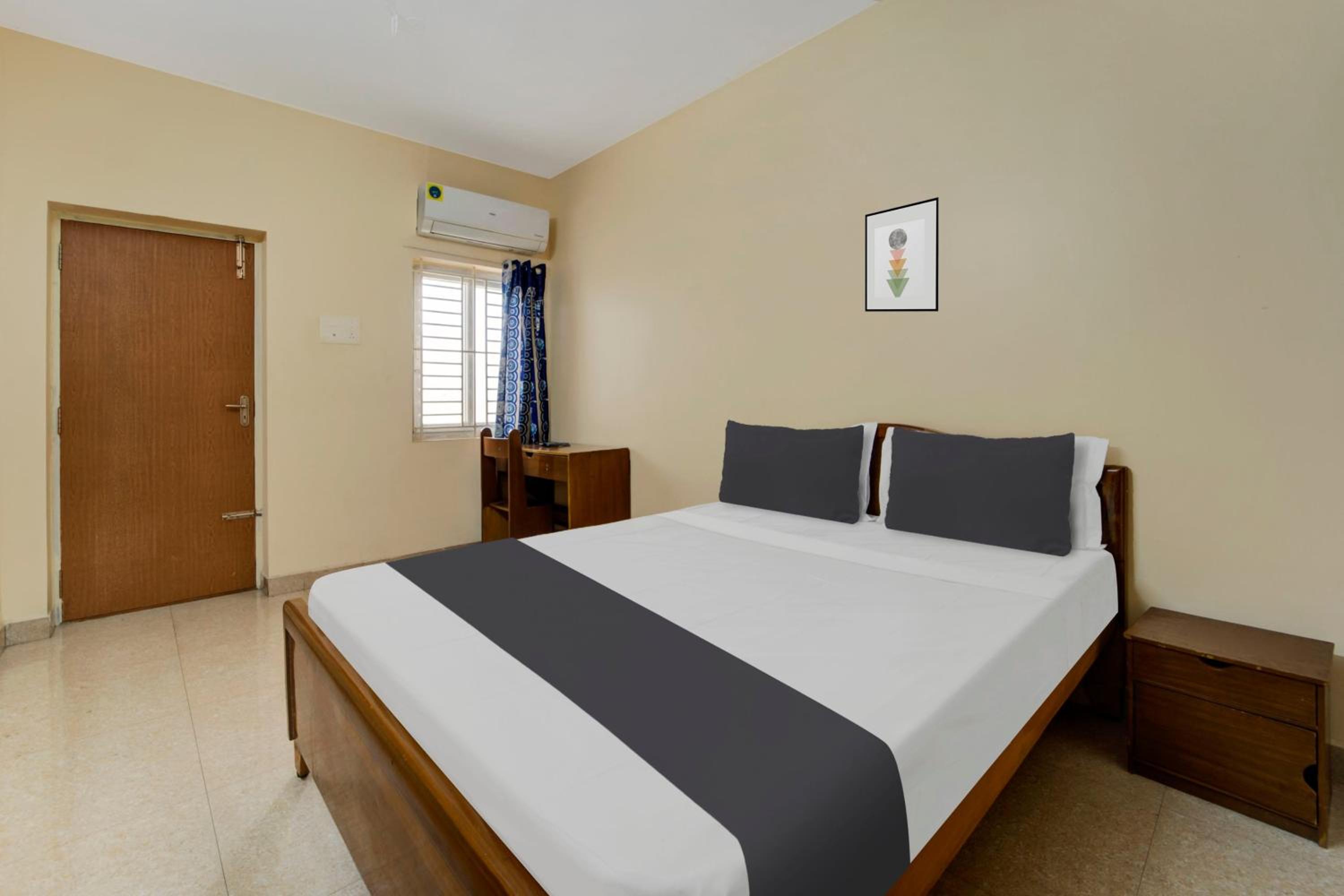 Super Hotel O Chinnamuthu Main Street