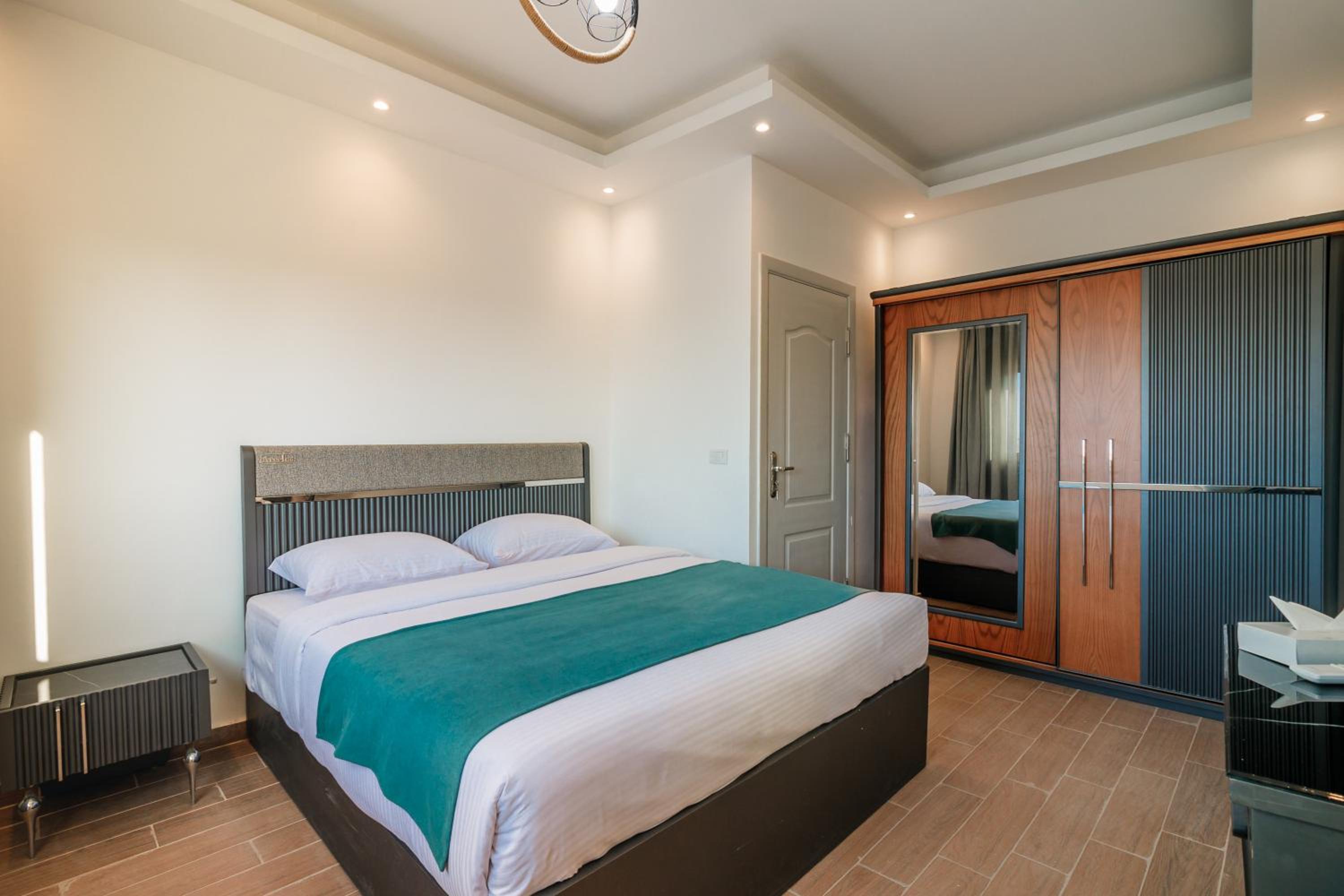 Al Saraya Sahl Hasheesh by Peaks