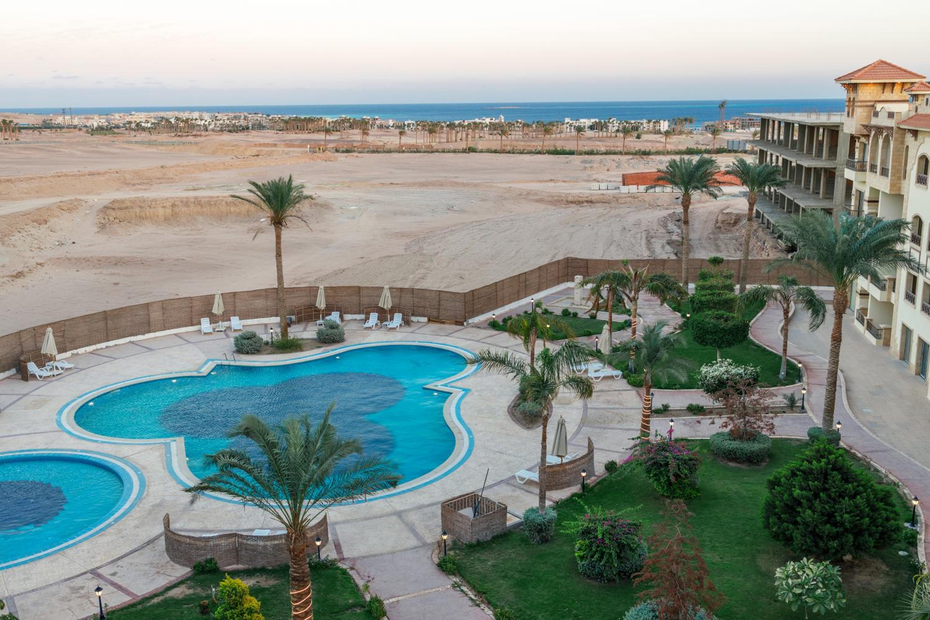 Al Saraya Sahl Hasheesh by Peaks