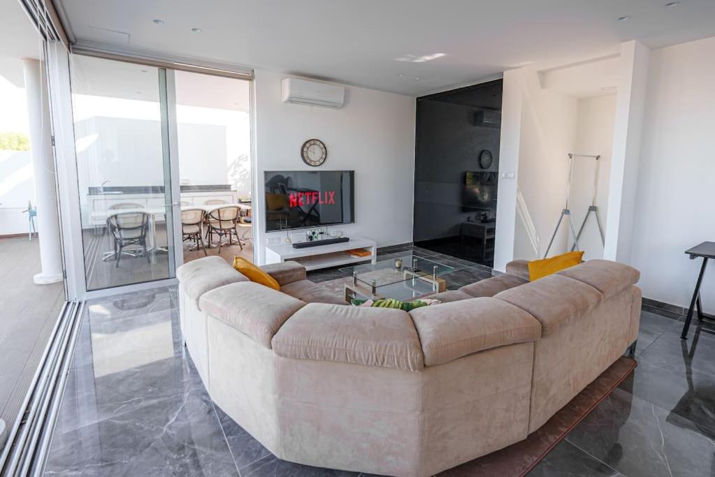 Hubstay - The Royal Palace Lux Private Pool