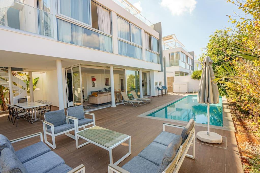 Hubstay - The Royal Palace Lux Private Pool
