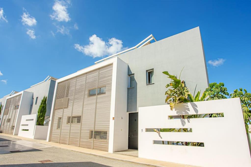 Hubstay - The Royal Palace Lux Private Pool