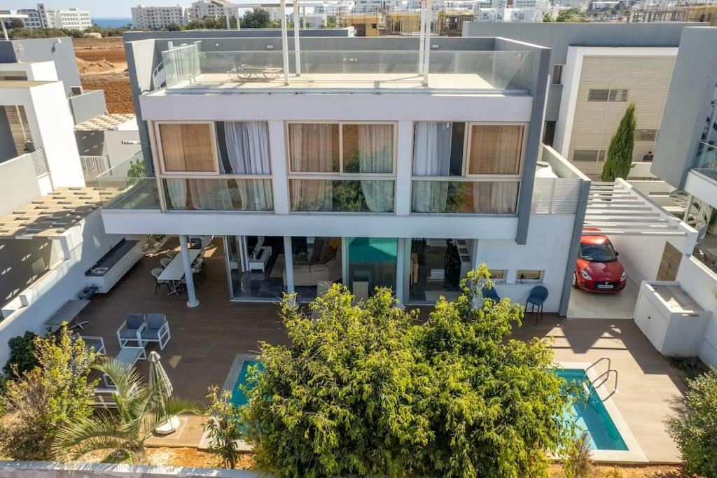 Hubstay - The Royal Palace Lux Private Pool
