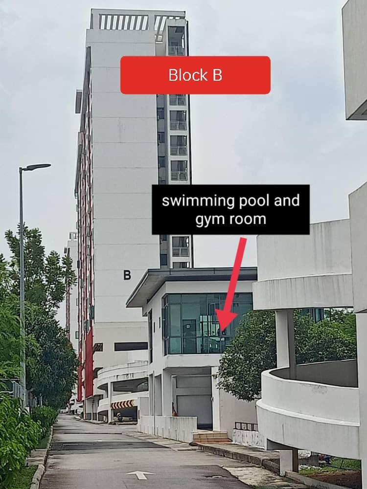 4Bedroom 13pax KL Town with Balcony parking x2