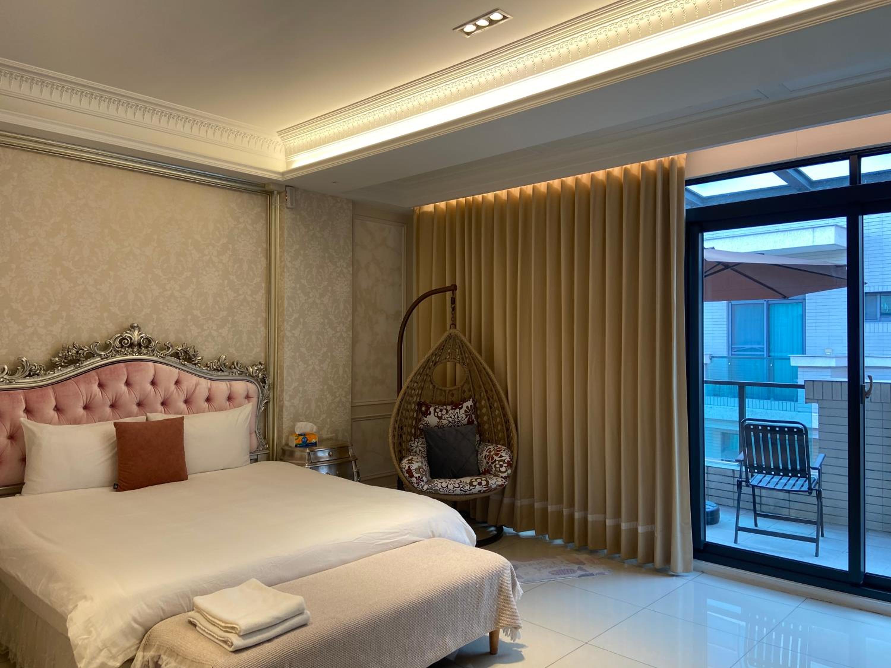 hotel room