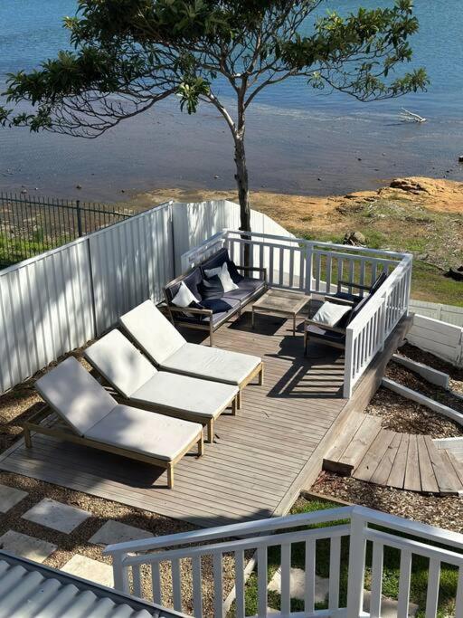 Dreamy Lake Retreat & Sunsets