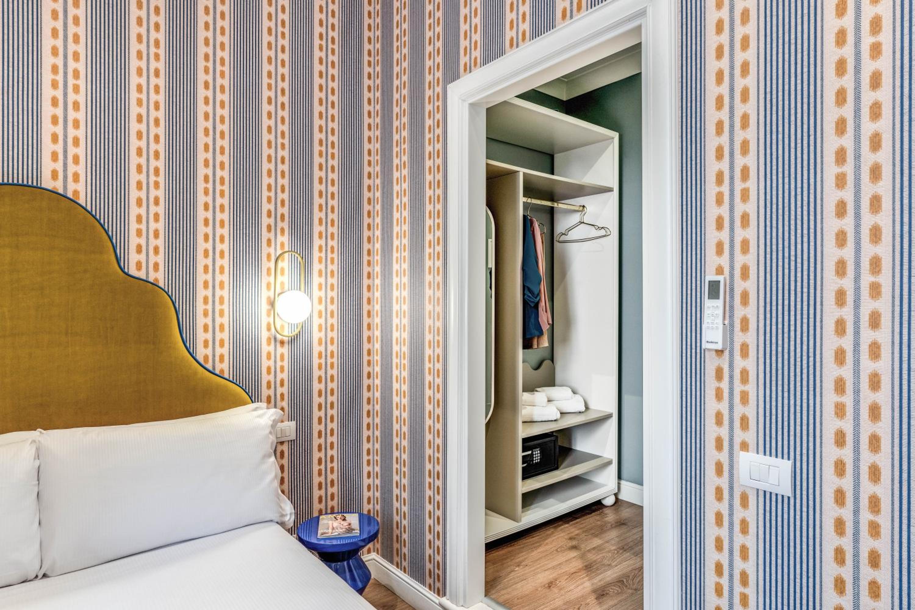 Townhouse Condotti 29