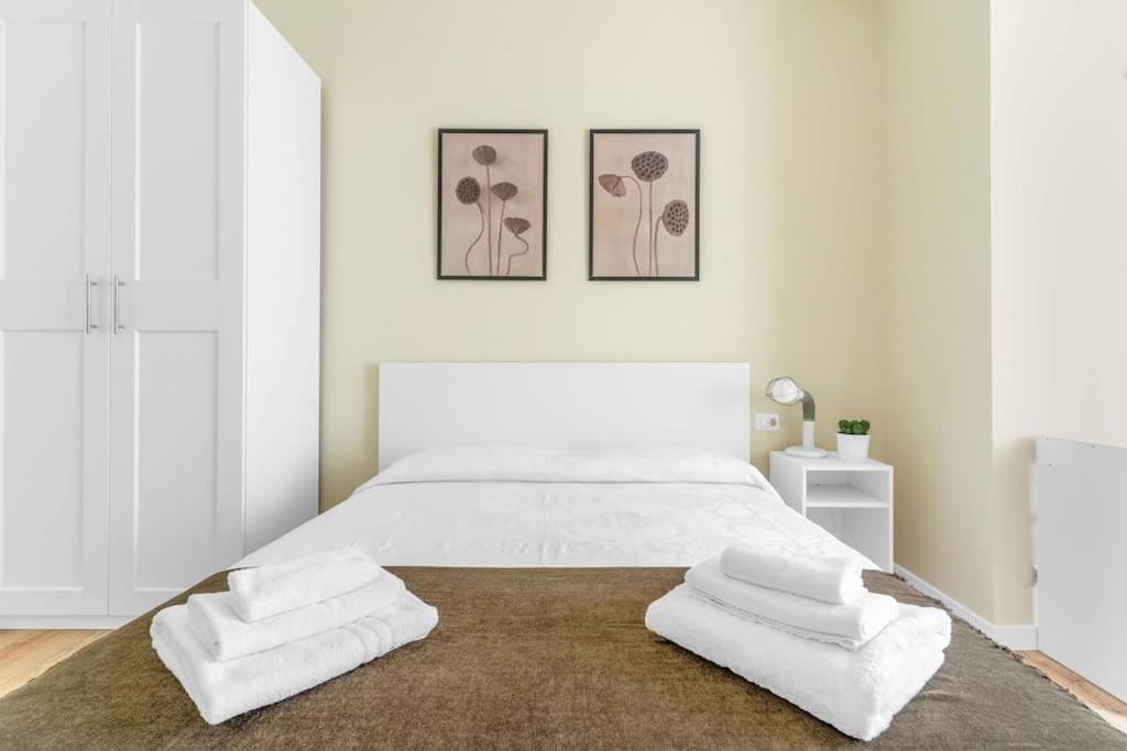 Vibrant Navigli block Apt with AirCondition Porta Genova M2