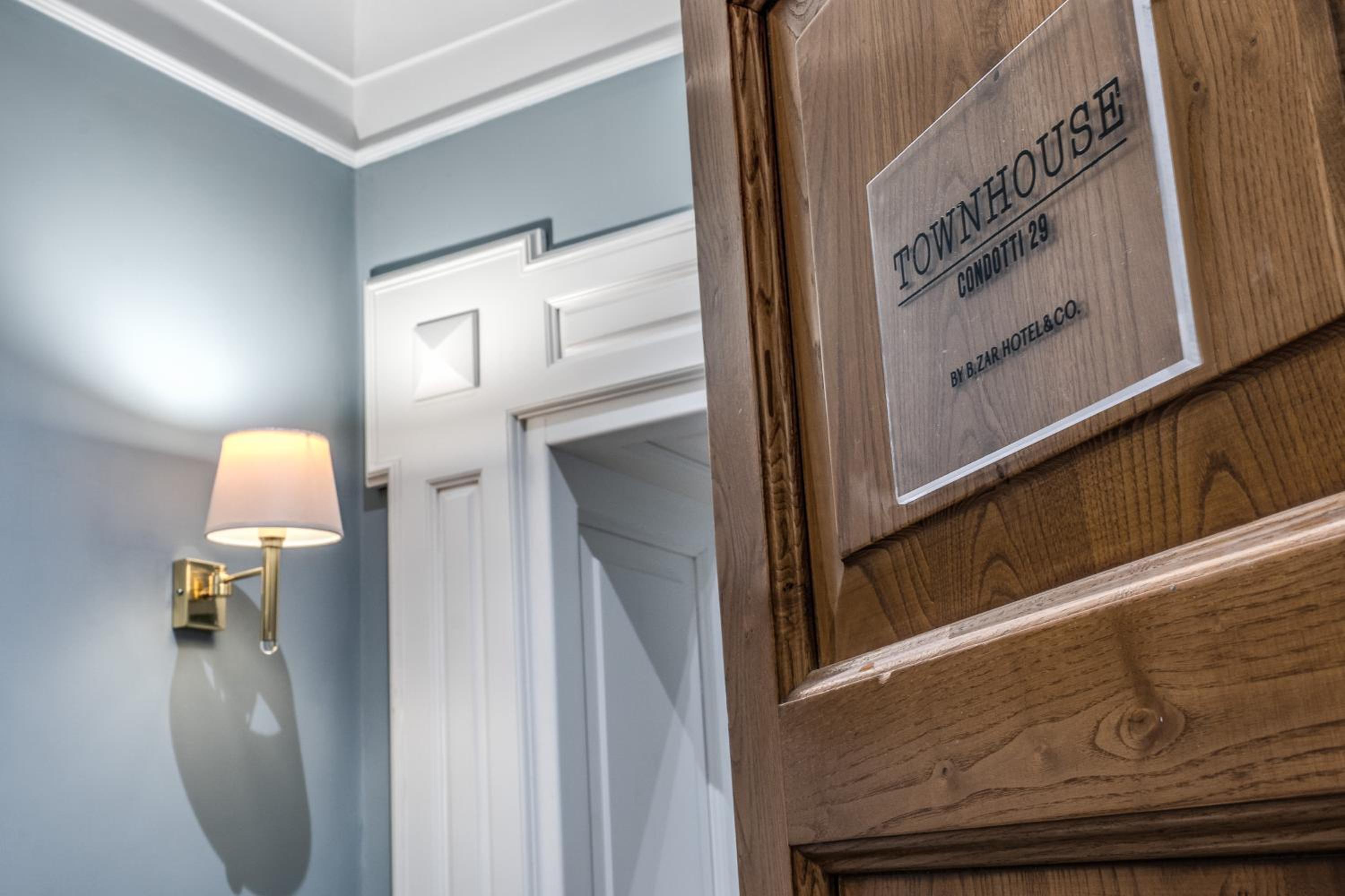 Townhouse Condotti 29