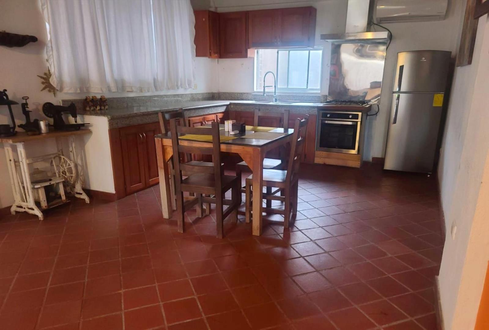 Casa y Restaurante- Pizzeria La Pergola