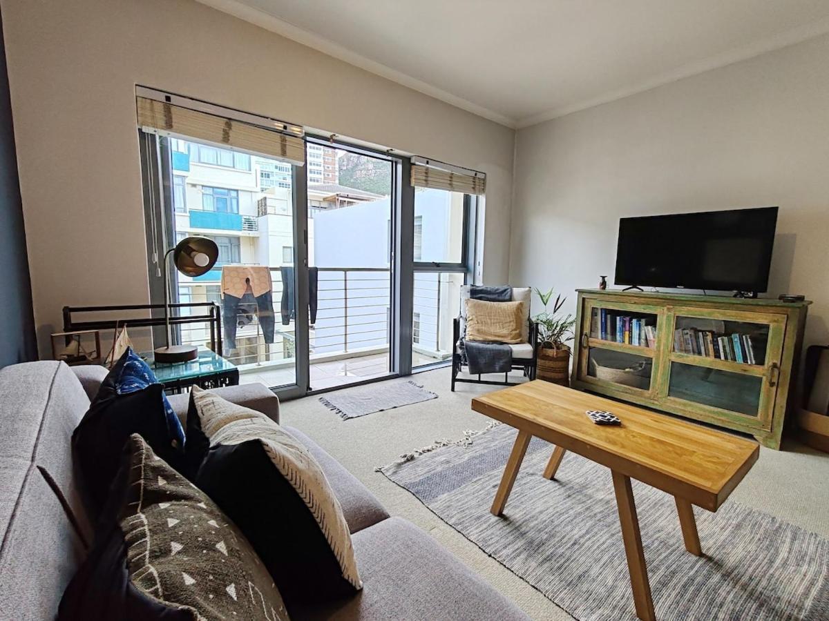 Cove Retreat Empire Apartment
