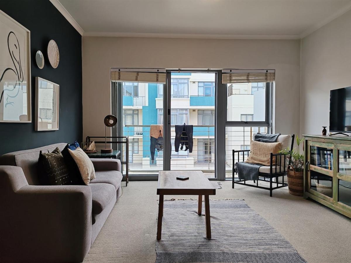 Cove Retreat Empire Apartment