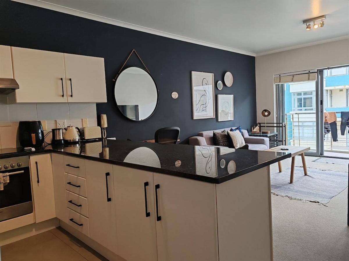 Cove Retreat Empire Apartment