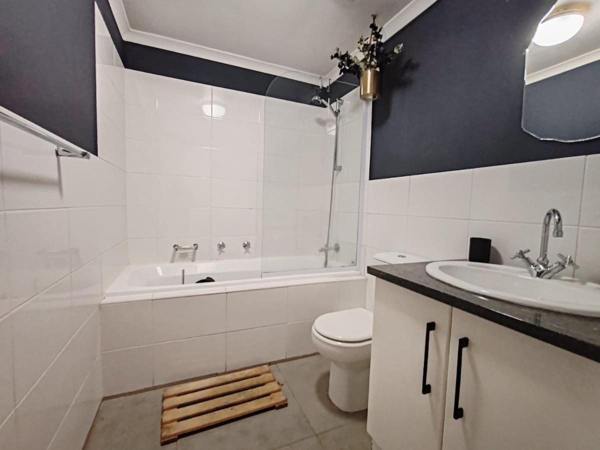 Cove Retreat Empire Apartment