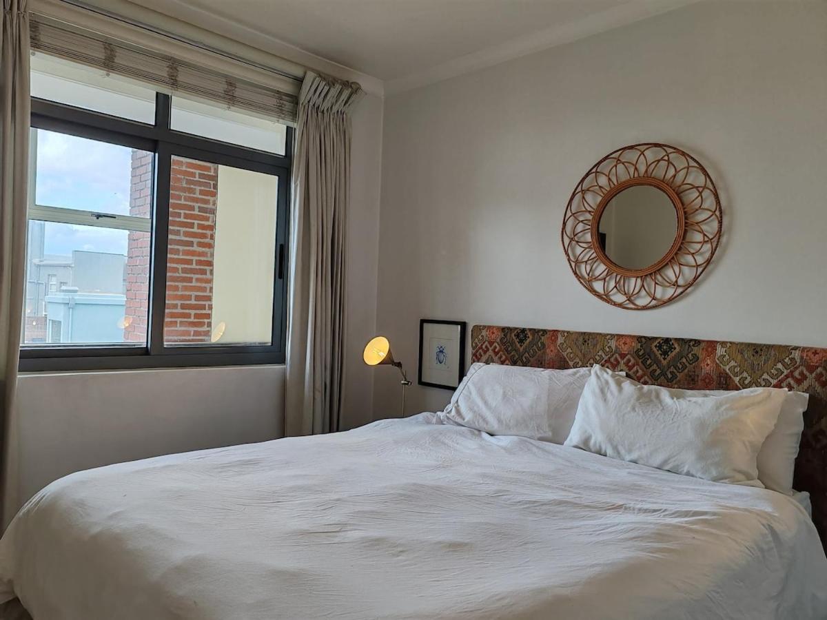 Cove Retreat Empire Apartment