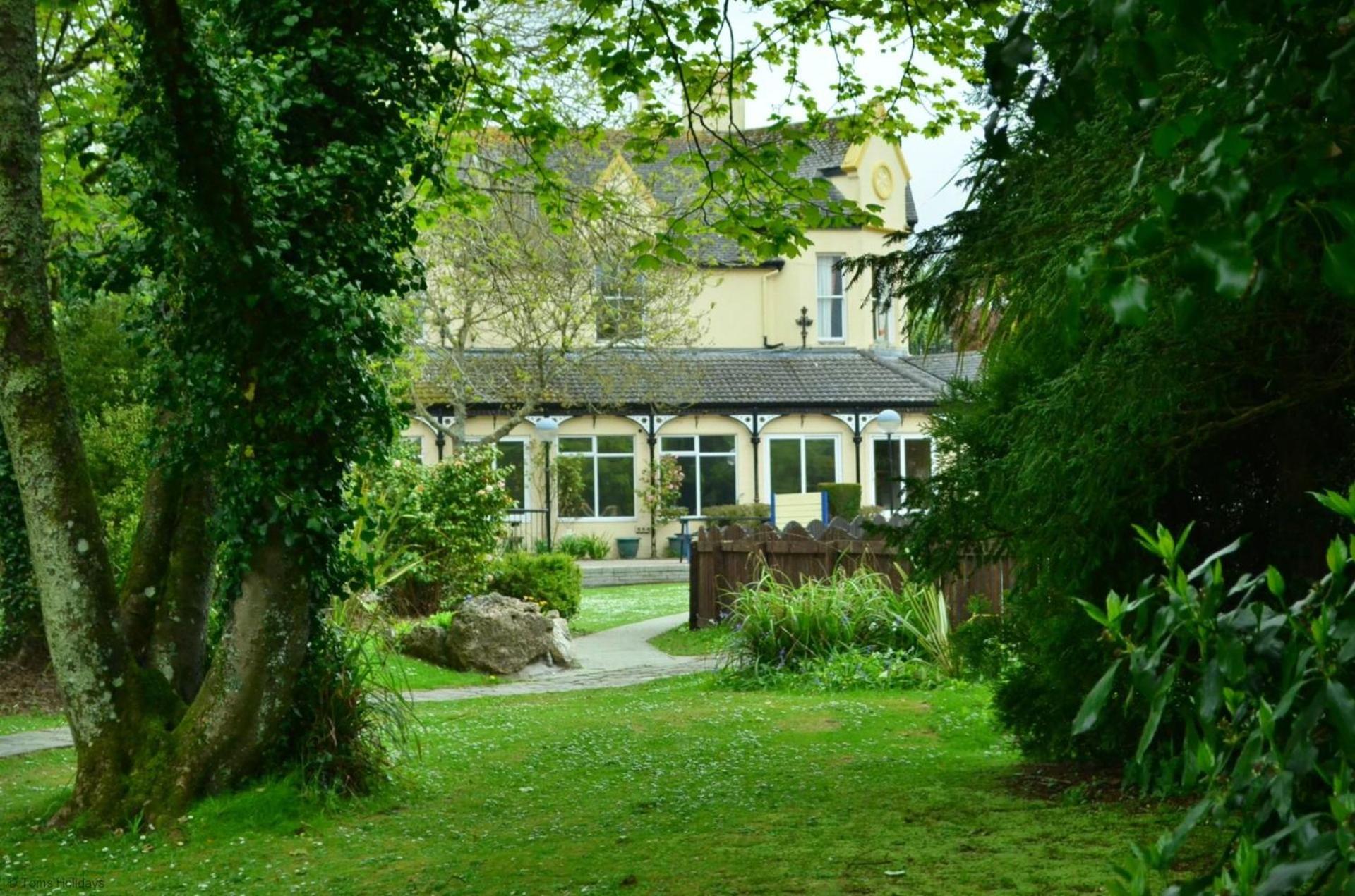 14 Tudor Court, Tolroy Manor view 2