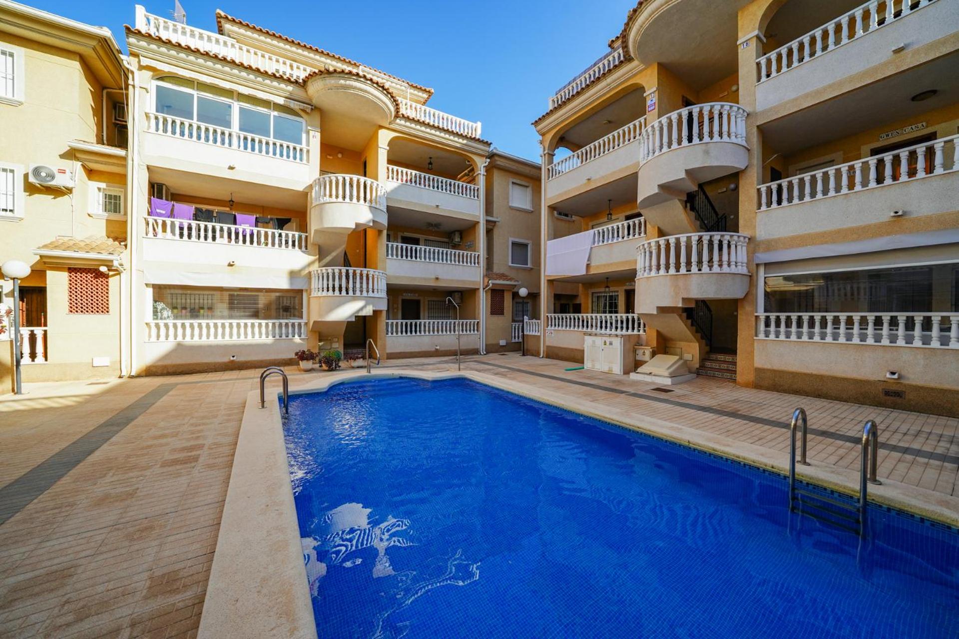 Dúplex con piscina comunitaria en La Florida