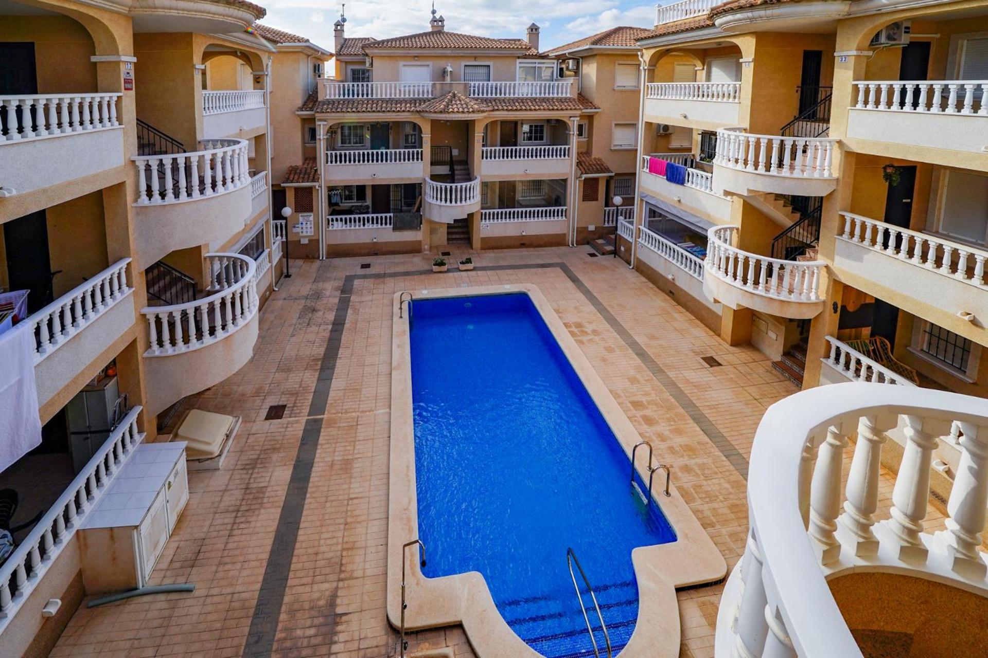 Dúplex con piscina comunitaria en La Florida