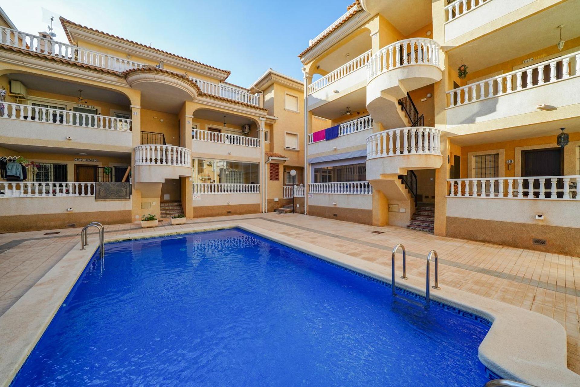 Dúplex con piscina comunitaria en La Florida