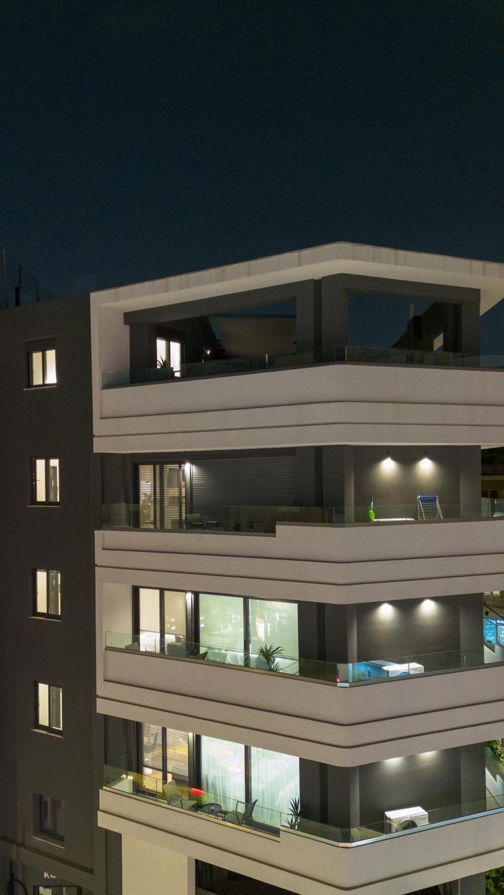 Kosmos Luxury Residences