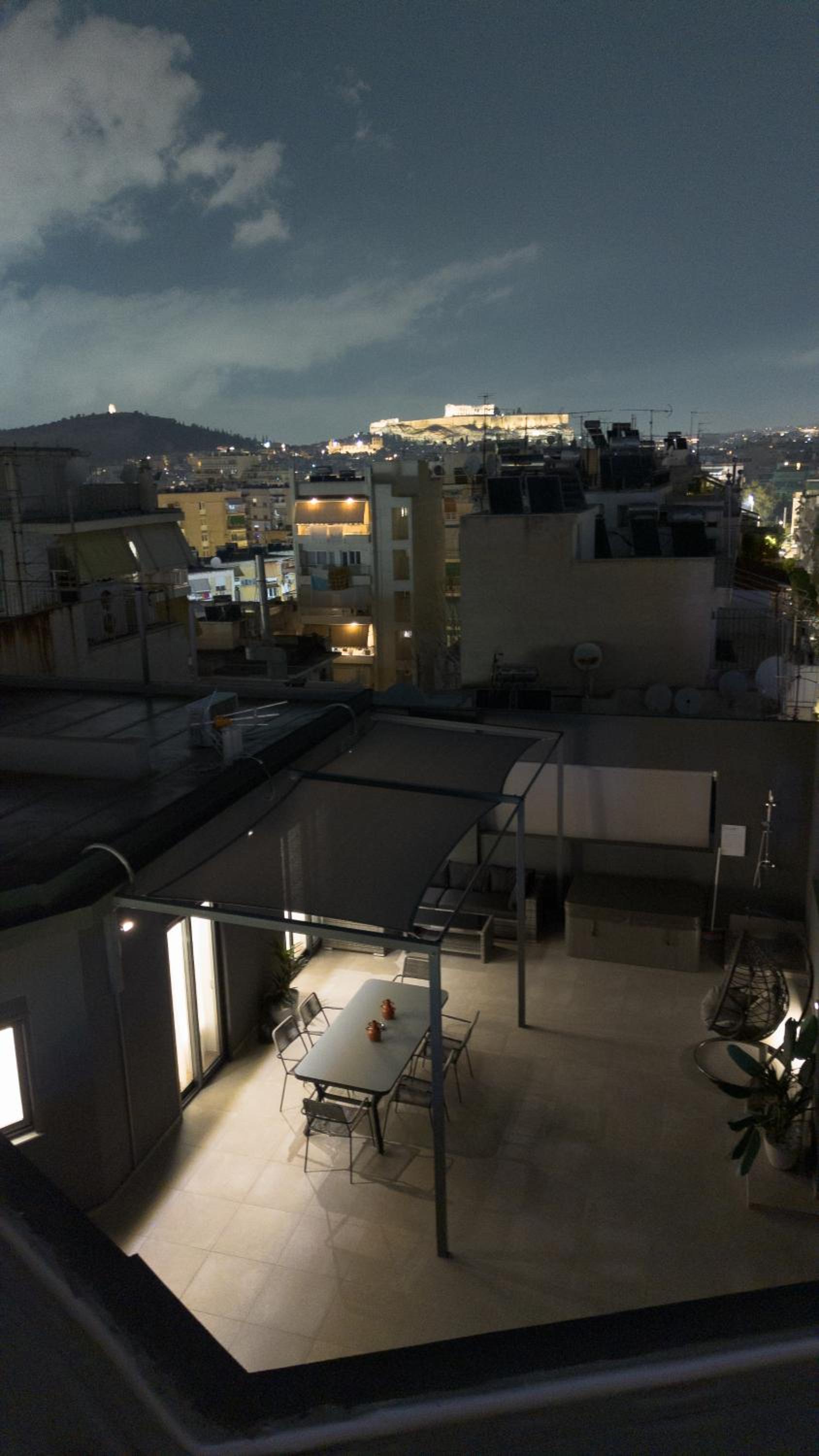 Kosmos Luxury Residences