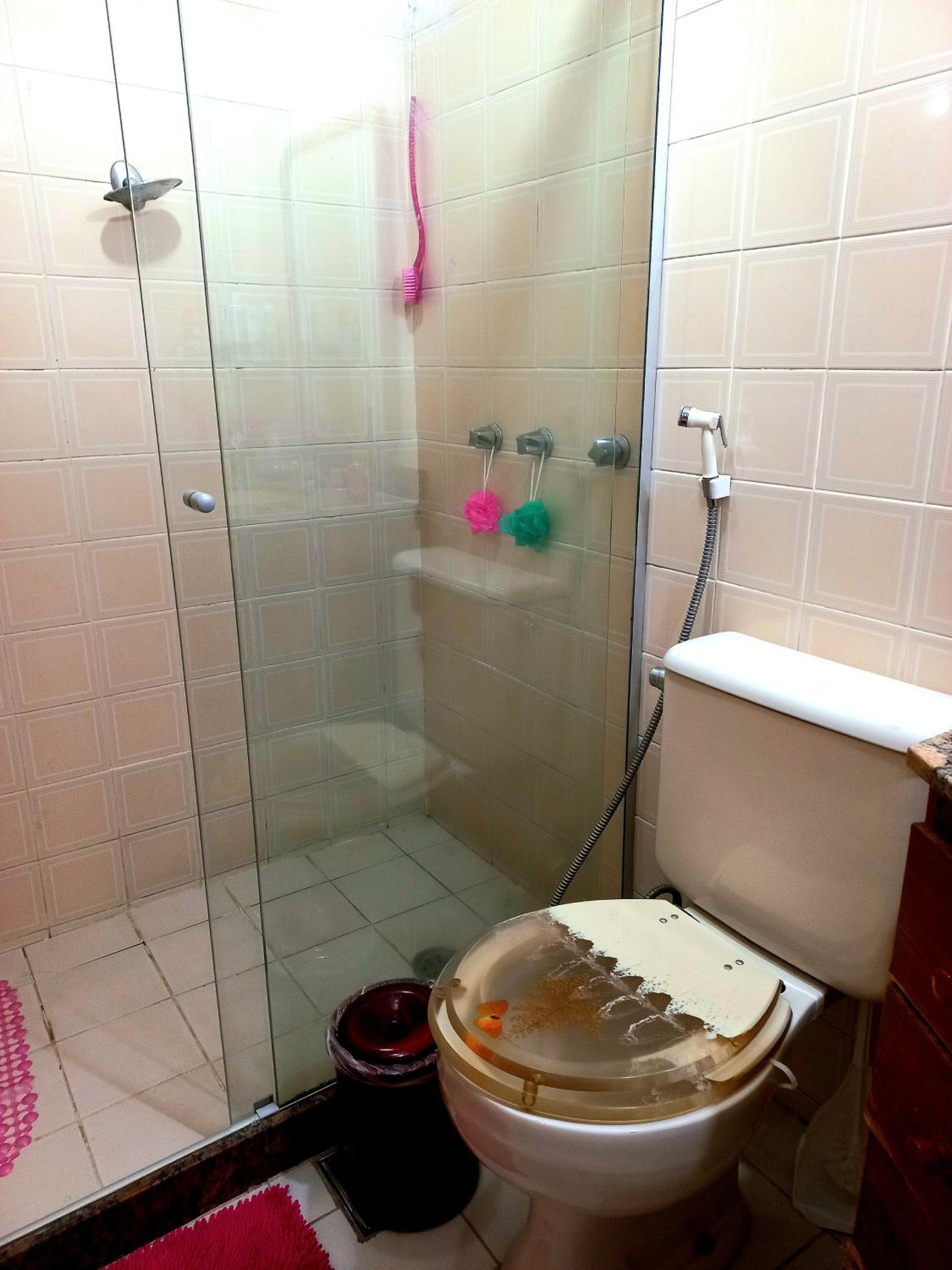 Quarto com banheiro independente