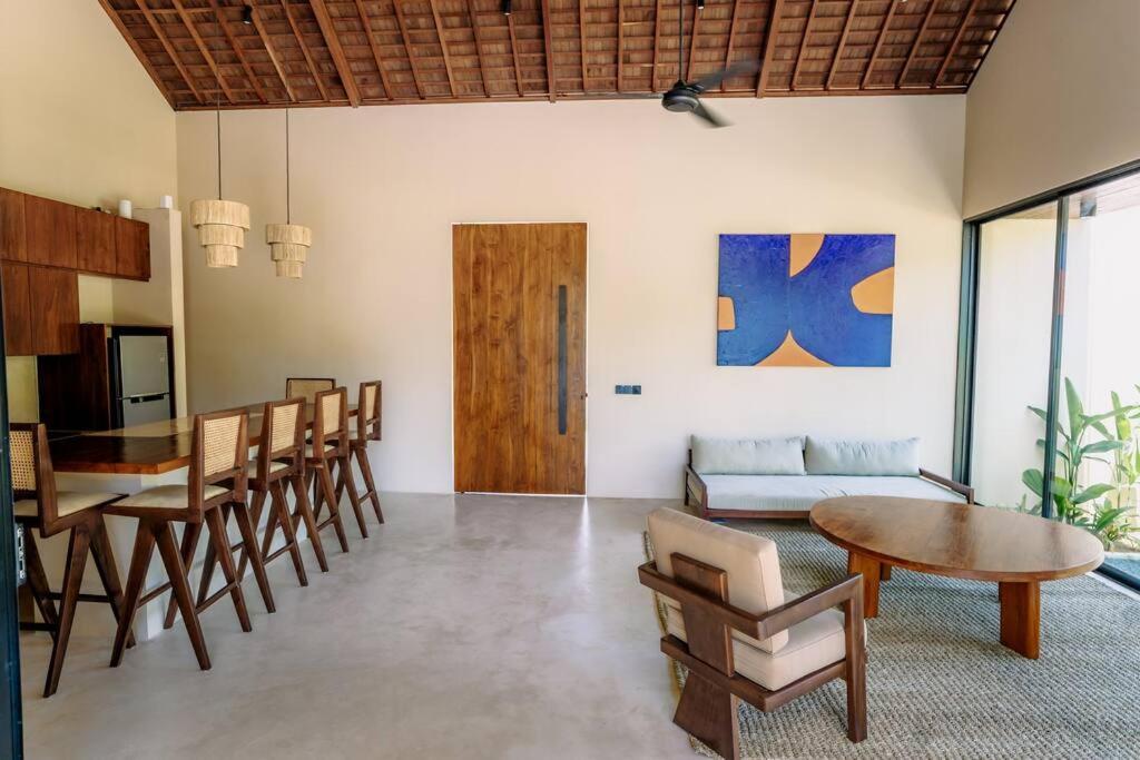 Elegant 3 Bdr Villa , beach 3 mins walk view 3