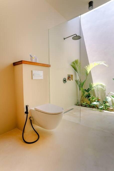 Elegant 3 Bdr Villa , beach 3 mins walk view 5