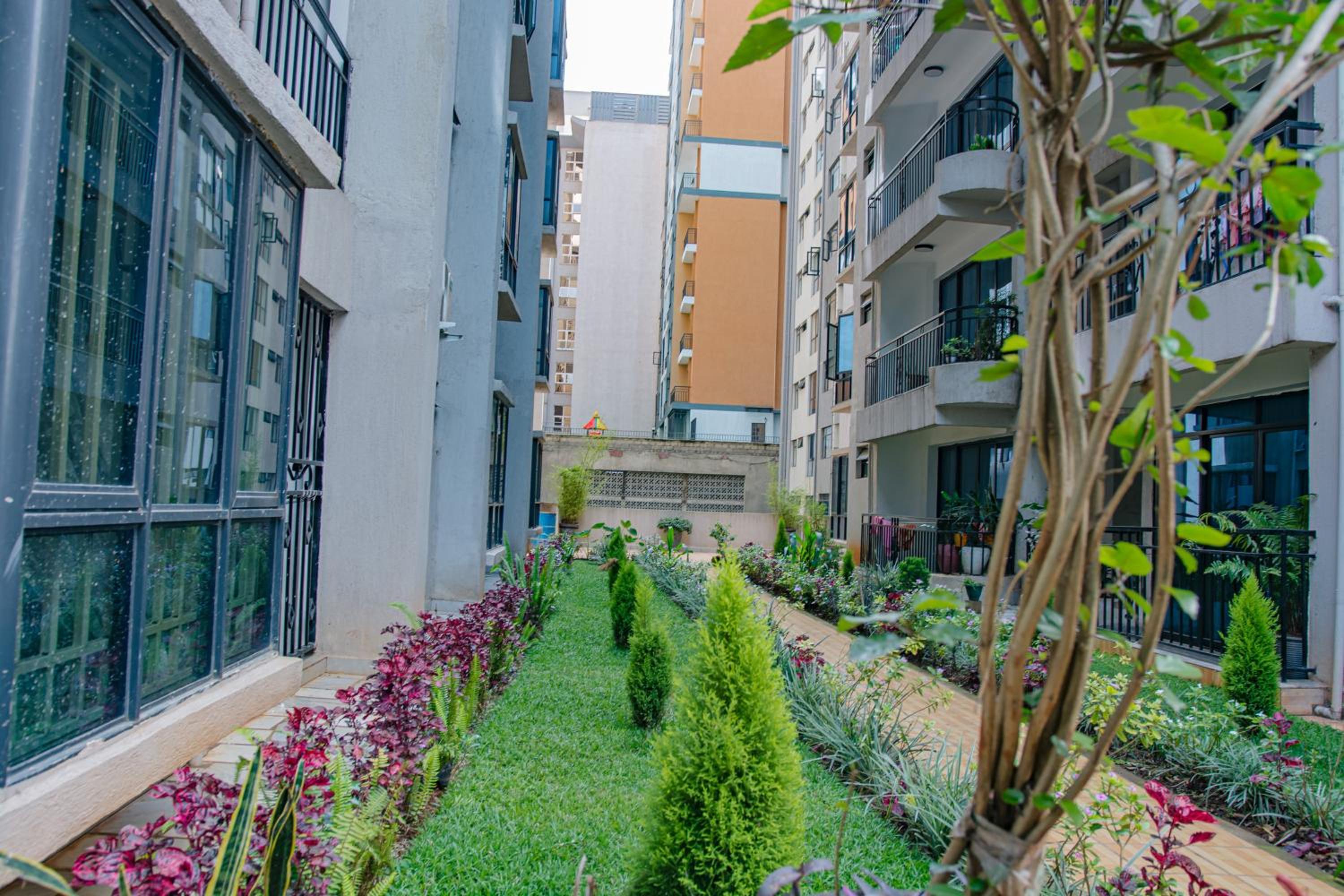 Pearl by Edmor suites view 4