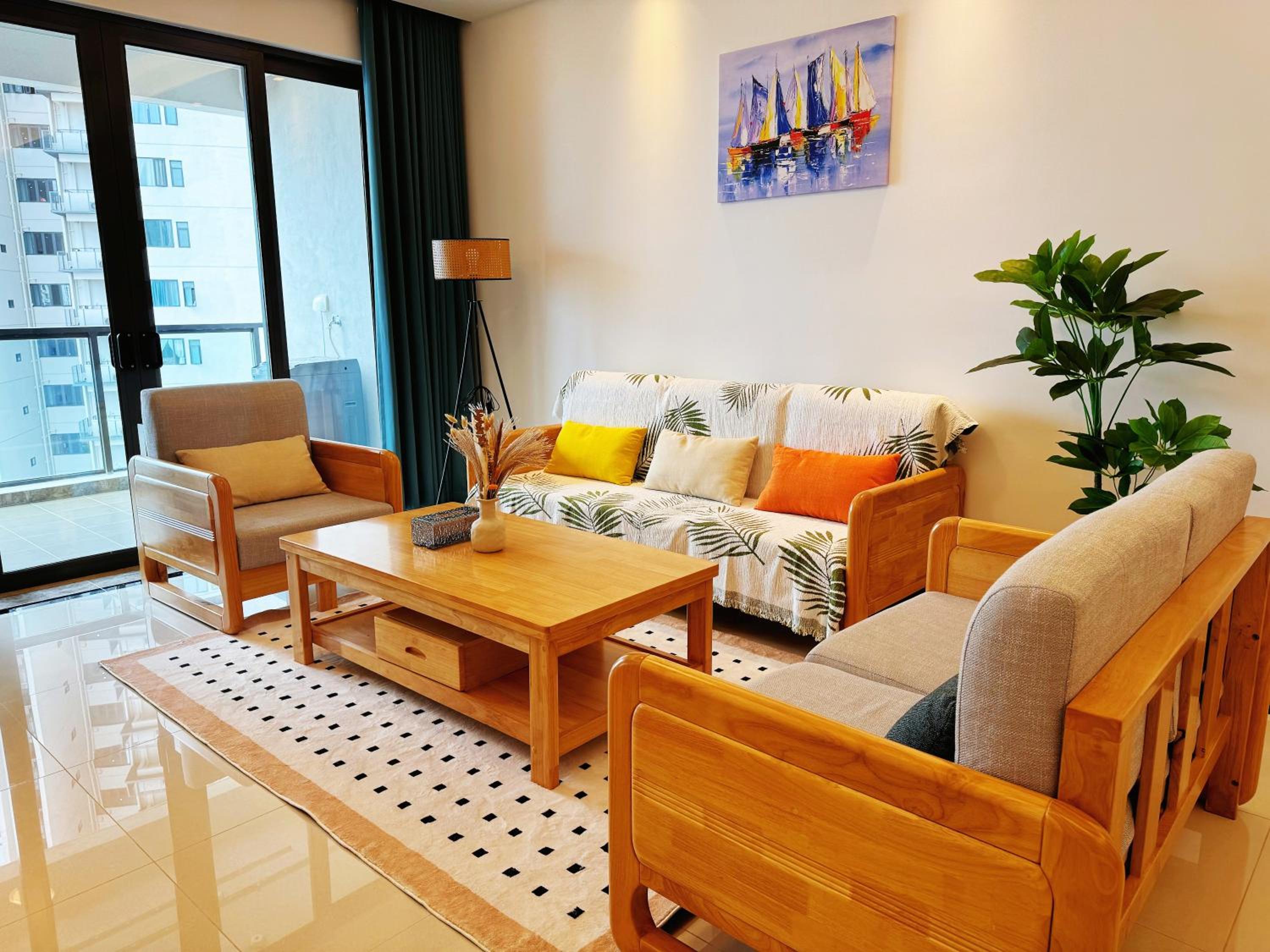 TheBess Hotel Tokyo is located adjacent to Singapore and offers a sea viewIt is a family business smart room with the sea view of Princess Bay富力公主湾