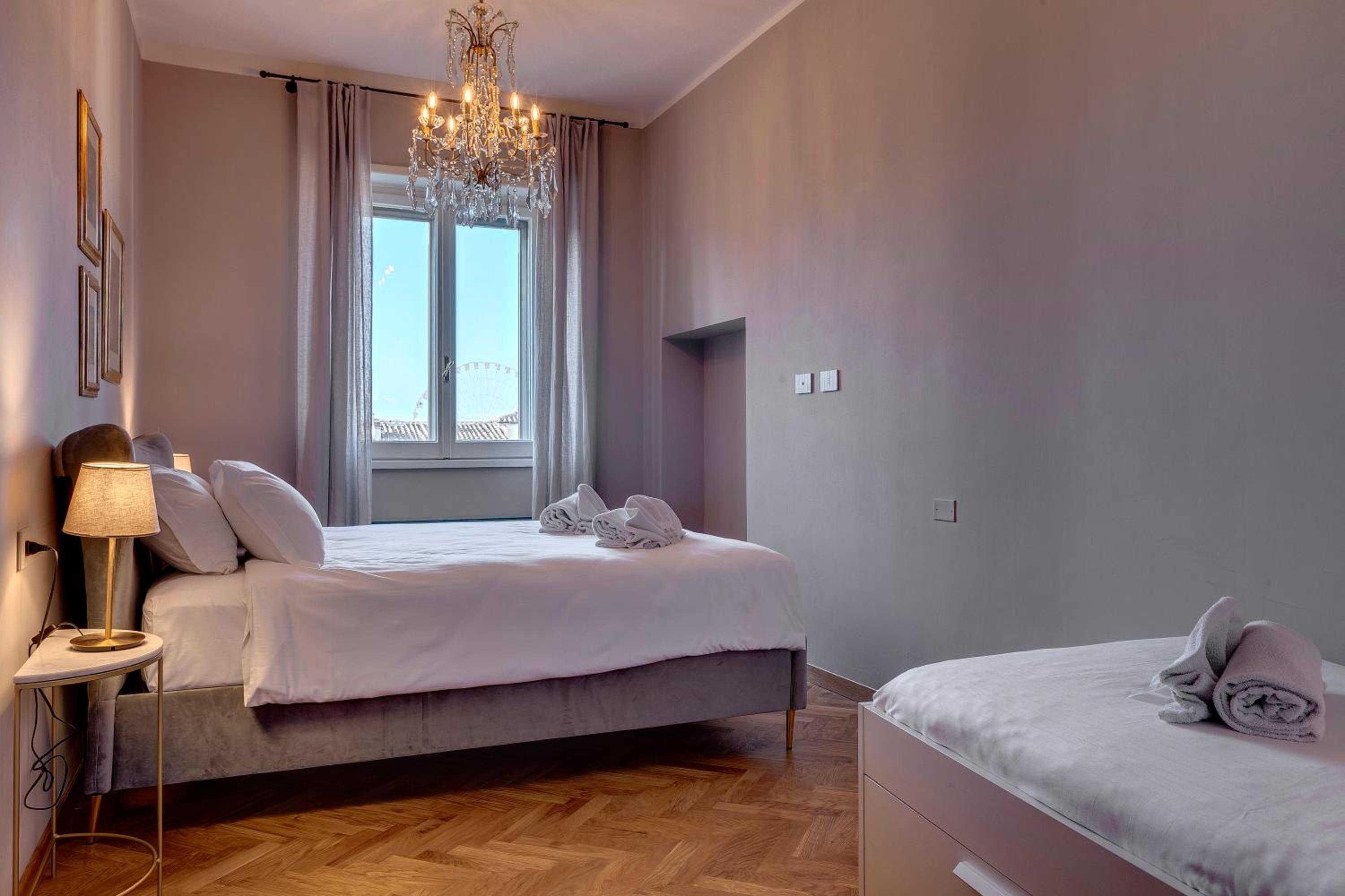 Vespucci Luxury Apartment with Amazing View by Mamo Florence