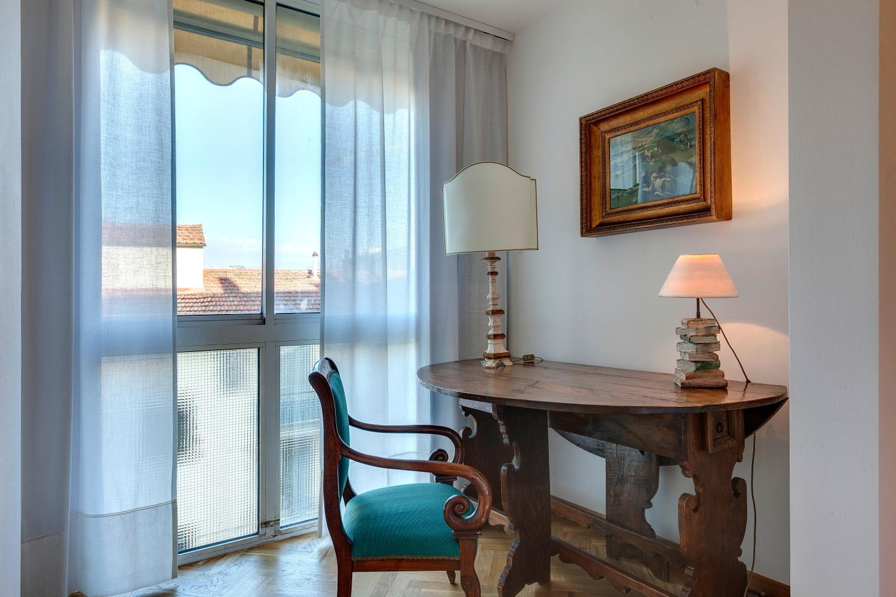 Vespucci Luxury Apartment with Amazing View by Mamo Florence