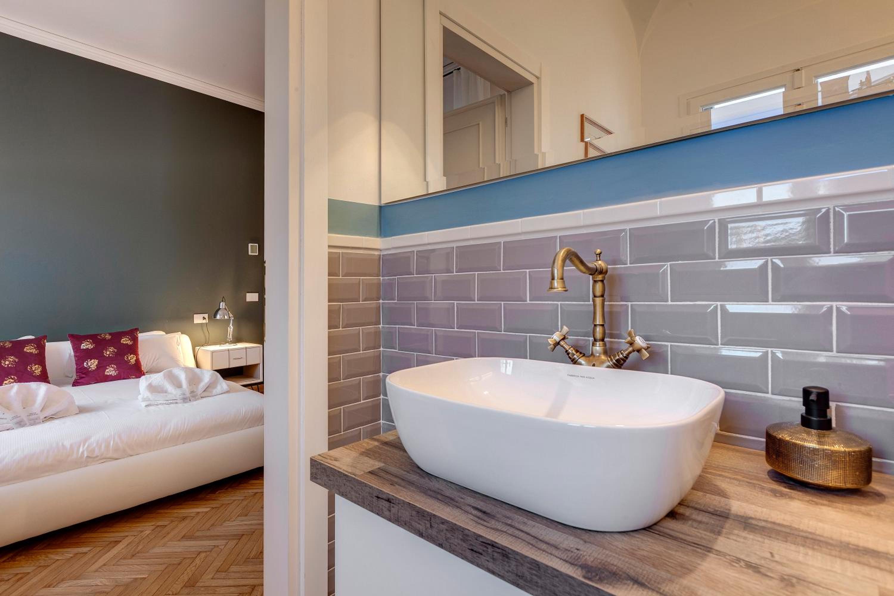 Vespucci Luxury Apartment with Amazing View by Mamo Florence