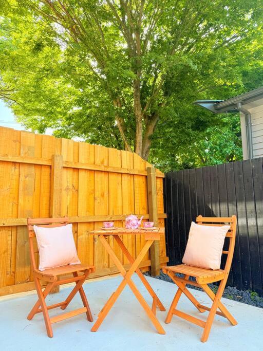 Tranquil 3 Bed Minutes To CBD And Arena, Sleeps 7 view 3